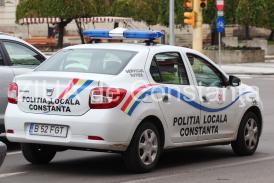 Poliţia Locală Constanţa continuă campania pentru identificarea şi ridicarea autovehiculelor abandonate sau fără stăpân