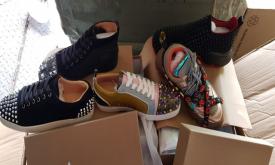 Bunuri contrafăcute, confiscate în Portul Constanţa Sud Agigea 