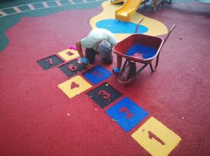 Aproape 3,8 milioane de lei plătește Primăria Constanța pentru amenajarea a 10 locuri de joacă pentru copii (DOCUMENT)