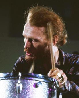 A murit Ginger Baker, celebrul baterist al legendarei formaţii Cream
