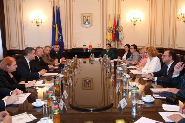 ce a spus gabriel les despre vizita ministrului macedonean al apararii 702182 ce a spus gabriel les despre vizita ministrului macedonean al apararii 702182