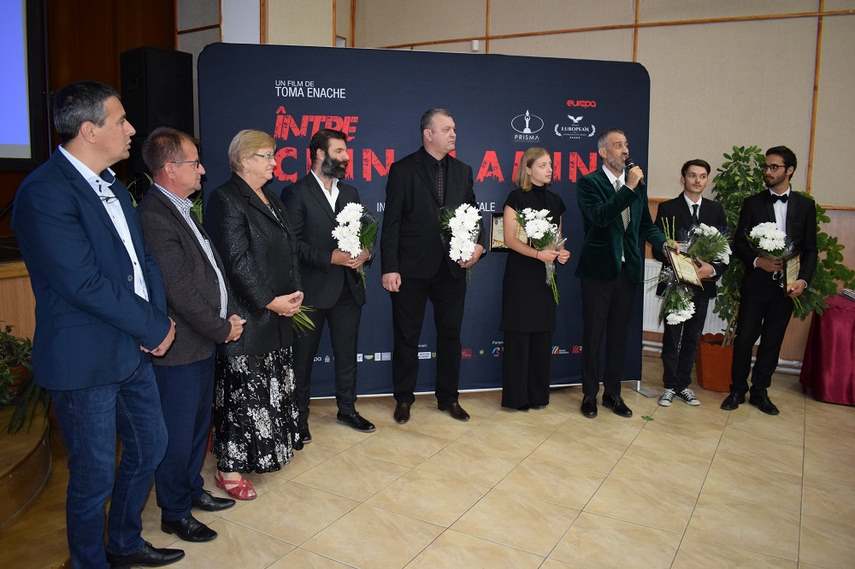 eveniment cultural de exceptie filmul intre chin si amin in regia lui toma enache proiectat la cumpana