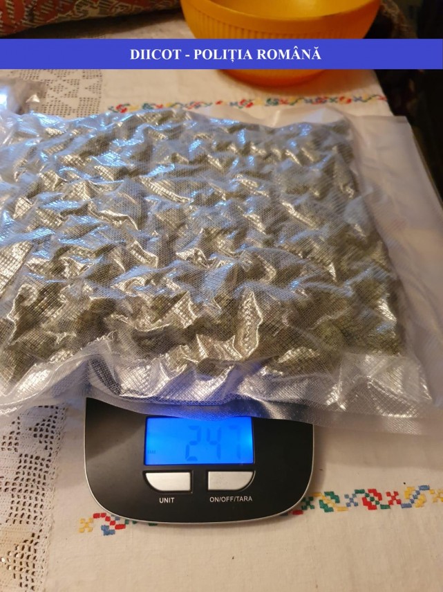 diicot barbati arestati preventiv intr un dosar de trafic de droguri de risc galerie foto 702616 diicot barbati arestati preventiv intr un dosar de trafic de droguri de risc galerie foto 702616