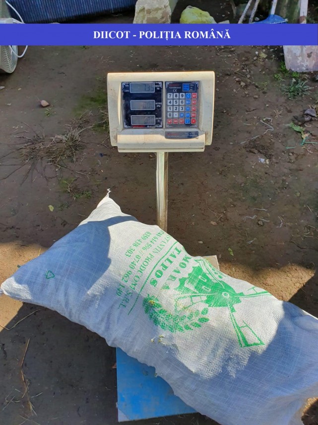 diicot barbati arestati preventiv intr un dosar de trafic de droguri de risc galerie foto 702616 diicot barbati arestati preventiv intr un dosar de trafic de droguri de risc galerie foto 702616