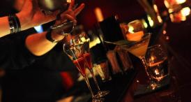 Cei care organizează petreceri private și ascultă muzică, deranjând vecinii riscă amenzi uriaşe