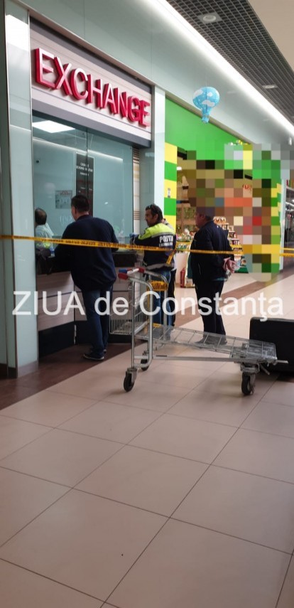 jaf ca in filme la constanta seiful dintr o casa de schimb valutar taiat cu flexul hotii au intrat prin jaf ca in filme la constanta seiful dintr o casa de schimb valutar taiat cu flexul hotii au intrat prin