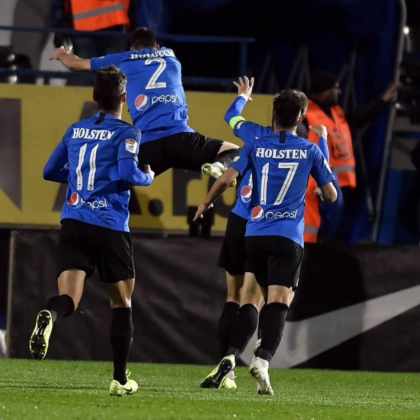legendarul rivaldo prezent la meci fc viitorul a invins chindia targoviste si a urcat pe locul intai legendarul rivaldo prezent la meci fc viitorul a invins chindia targoviste si a urcat pe locul intai