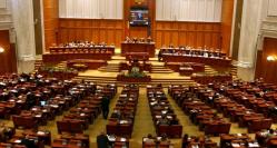 Parlamentul se reuneşte, luni, pentru învestirea Guvernului Orban. Sunt necesare 233 de voturi pentru învestirea noului Executiv 