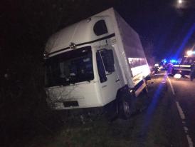 Accident rutier grav între un tir și un autoturism, pe DN 19. Două victime. O persoană a murit
