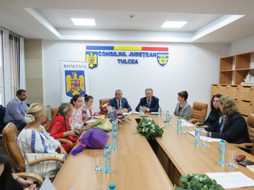 premierea elevilor castigatori ai concursului de eseuri dobrogea de azi privind spre viitor galerie foto premierea elevilor castigatori ai concursului de eseuri dobrogea de azi privind spre viitor galerie foto