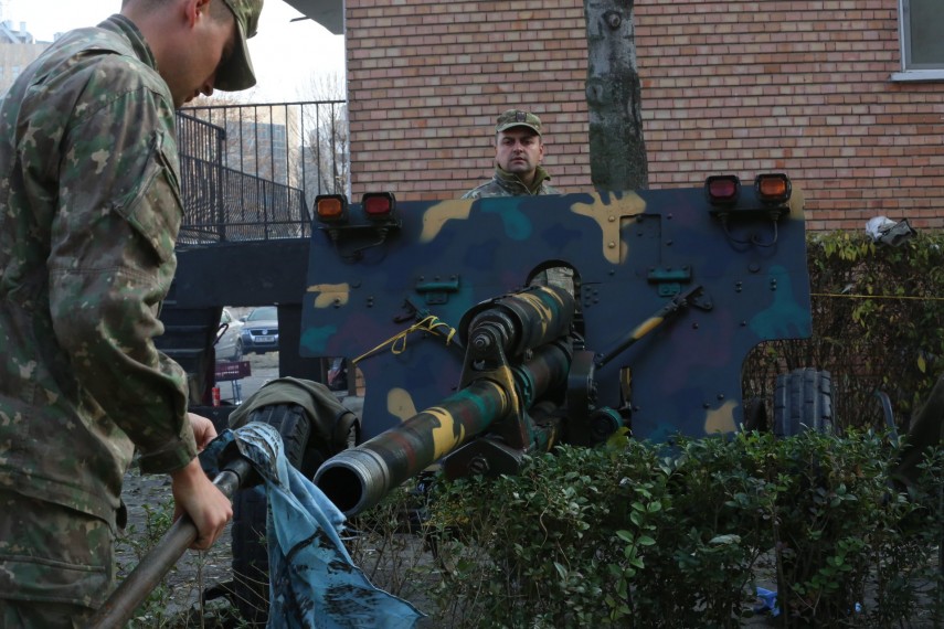 pregatirile pentru parada militara de ziua nationala in plina desfasurare se vor executa 21 de salve pregatirile pentru parada militara de ziua nationala in plina desfasurare se vor executa 21 de salve