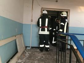 Explozie într-un bloc de locuințe! Zeci de persoane, evacuate și patru răniți (galerie foto)