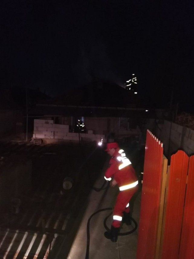 incendiu la o casa din localitatea macin judetul tulcea 706240 incendiu la o casa din localitatea macin judetul tulcea 706240