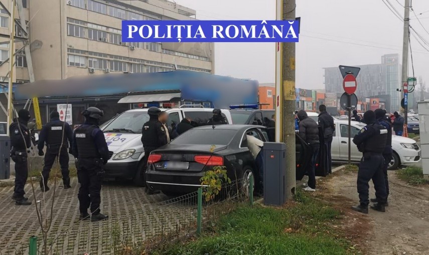 perchezitii domiciliare la persoane banuite de constituirea unui grup infractional organizat si inselaciune perchezitii domiciliare la persoane banuite de constituirea unui grup infractional organizat si inselaciune