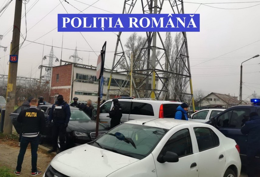 perchezitii domiciliare la persoane banuite de constituirea unui grup infractional organizat si inselaciune perchezitii domiciliare la persoane banuite de constituirea unui grup infractional organizat si inselaciune