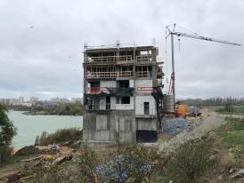 Constănţeanul supărat  Cum se distruge o arie naturală protejată. PUZ Palazu Mare permite construirea de imobile chiar pe malul lacului (galerie foto)