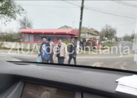 Suspiciune de mită electorală în comuna Cerchezu. Fratele primarului ar fi oferit șacoșe cu alimente alegătorilor