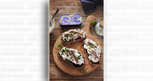 lauraadamache.ro Bruschette cu sfecla si pasta de macrou  