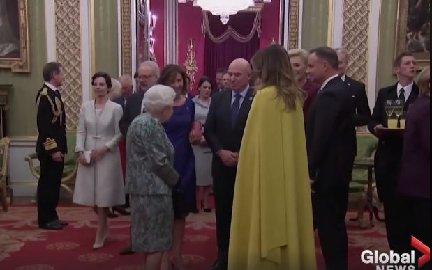 carmen iohannis schimb de replici cu regina elisabeta a ii a la summit ul nato galerie foto 706844 carmen iohannis schimb de replici cu regina elisabeta a ii a la summit ul nato galerie foto 706844