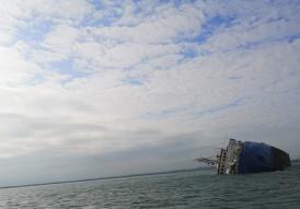 ANR  Lucrările de ranfluare a navei răsturnate vor fi preluate de „Administrația Porturilor Maritime\