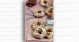 lauraadamache.ro Biscuiti cu seminte de pin si ciocolata