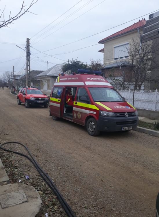 pompierii in alerta incendiu la o locuinta din judetul tulcea o victima cu arsuri pe 50 din corp galerie