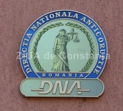 Om de afaceri, trimis în judecată în stare de libertate pentru luare de mită 
