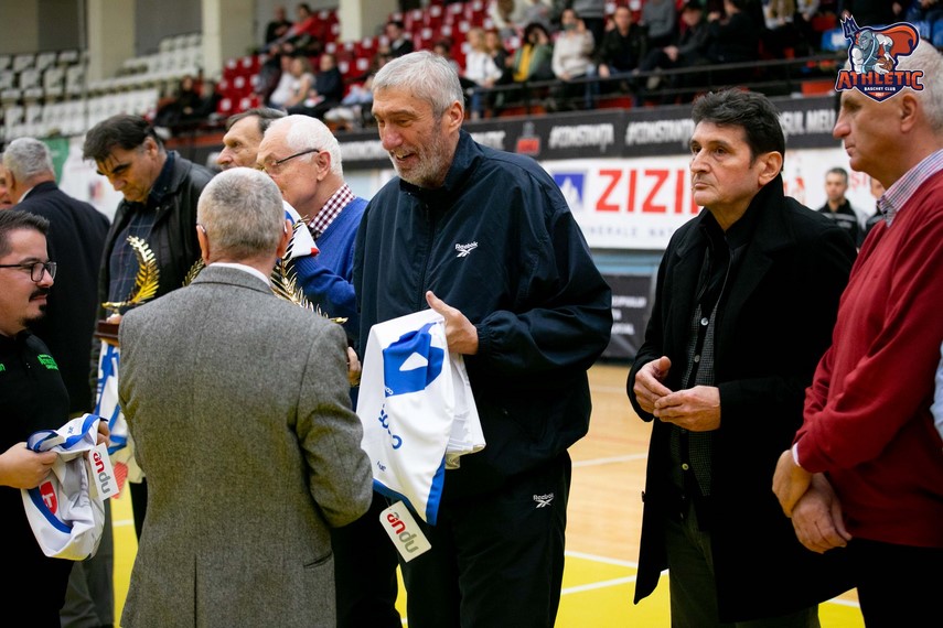 si au pus amprenta in baschetul de la malul marii timpul a fost dat inapoi distinctii pentru eroii bc si au pus amprenta in baschetul de la malul marii timpul a fost dat inapoi distinctii pentru eroii bc