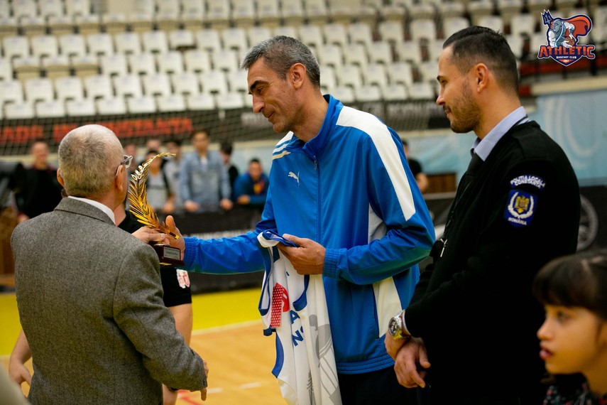 si au pus amprenta in baschetul de la malul marii timpul a fost dat inapoi distinctii pentru eroii bc si au pus amprenta in baschetul de la malul marii timpul a fost dat inapoi distinctii pentru eroii bc