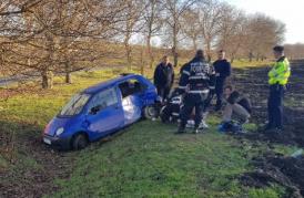 Județul Constanța Accident rutier pe DJ 395. Un autoturism a intrat într-un pom. Victima, o femeie însărcinată (galerie foto)  