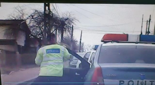 beat si fara permis accident cu o masina de politie in ovidiu cum arata urmarirea video 708435 beat si fara permis accident cu o masina de politie in ovidiu cum arata urmarirea video 708435