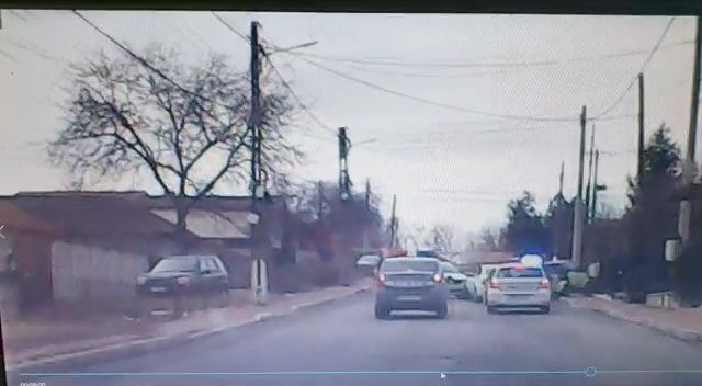 beat si fara permis accident cu o masina de politie in ovidiu cum arata urmarirea video 708435 beat si fara permis accident cu o masina de politie in ovidiu cum arata urmarirea video 708435