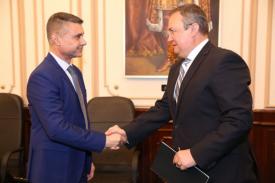 Ministrul Apărării Naționale, întâlnire cu ambasadorul Israelului la București. Au discutat despre cooperarea militară dintre cele două țări (galerie foto)