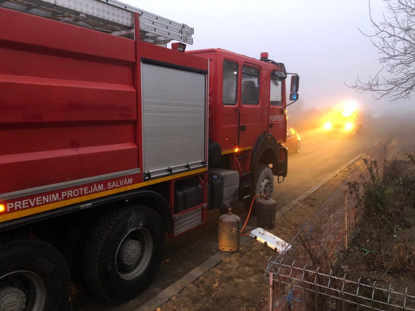 judetul tulcea incendiu intr o gospodarie din localitatea izvoarele galerie foto 709992 judetul tulcea incendiu intr o gospodarie din localitatea izvoarele galerie foto 709992