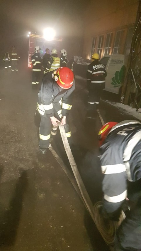 judetul brasov incendiu la o hala de armament la carfil 710075 judetul brasov incendiu la o hala de armament la carfil 710075