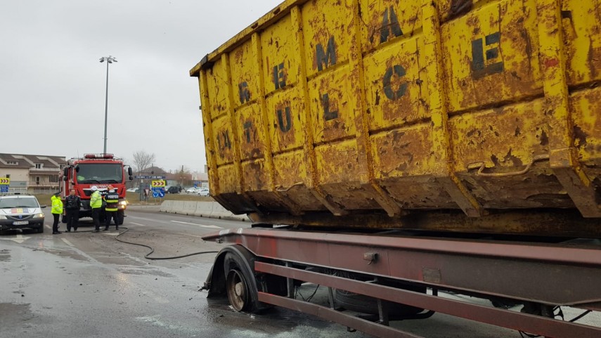 un tir a luat foc pe autostrada a4 710084 un tir a luat foc pe autostrada a4 710084