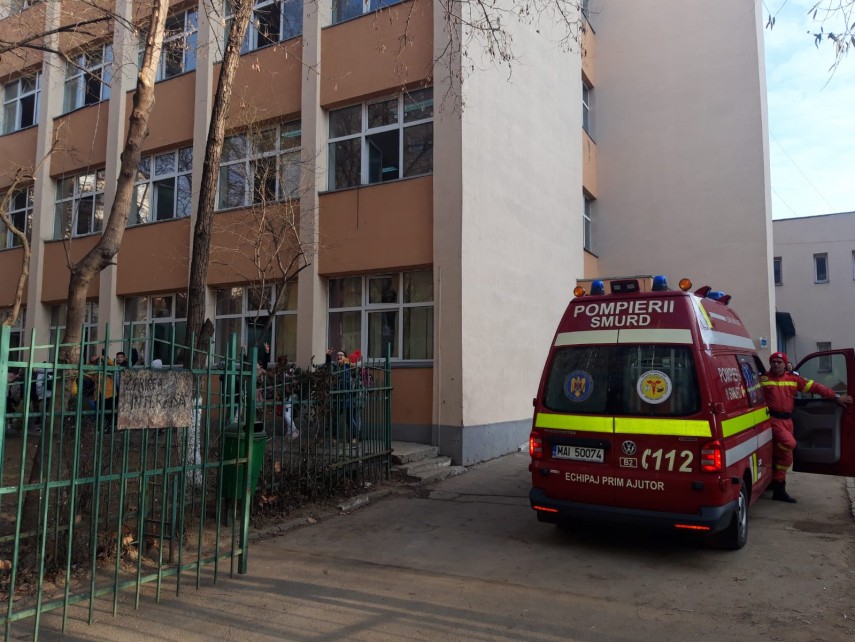 incident la o scoala din bucuresti copiii aveau dureri de cap posibil de la un gaz toxic o minora la incident la o scoala din bucuresti copiii aveau dureri de cap posibil de la un gaz toxic o minora la