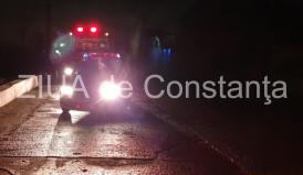 INFOTRAFIC Accident pe DN 18. Un tir încărcat cu pietre s-a răsturnat. Șoferul este rănit