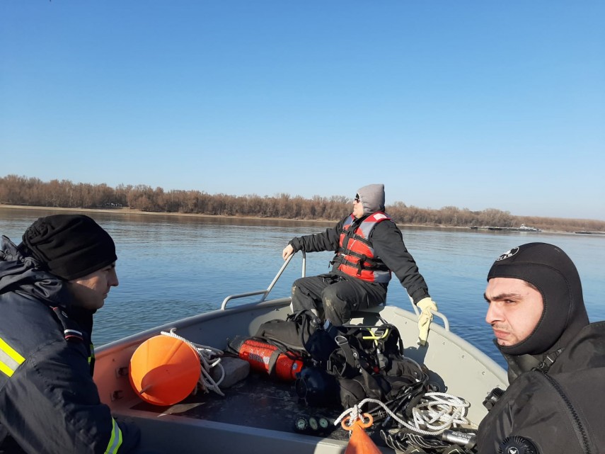 un marinar a cazut din nava in dunare echipajele de interventie chemate in ajutor 710649 un marinar a cazut din nava in dunare echipajele de interventie chemate in ajutor 710649