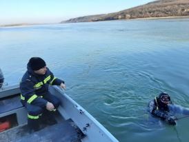 UPDATE 2 Un marinar a căzut de pe navă, în Dunăre. Echipajele de intervenție, chemate în ajutor (galerie foto + video)    