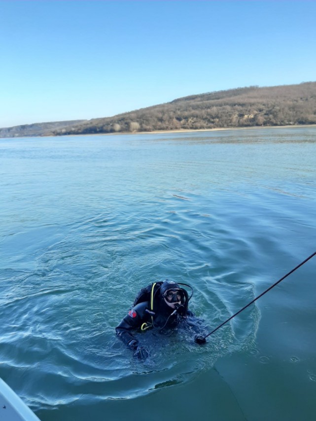 un marinar a cazut din nava in dunare echipajele de interventie chemate in ajutor 710649 un marinar a cazut din nava in dunare echipajele de interventie chemate in ajutor 710649