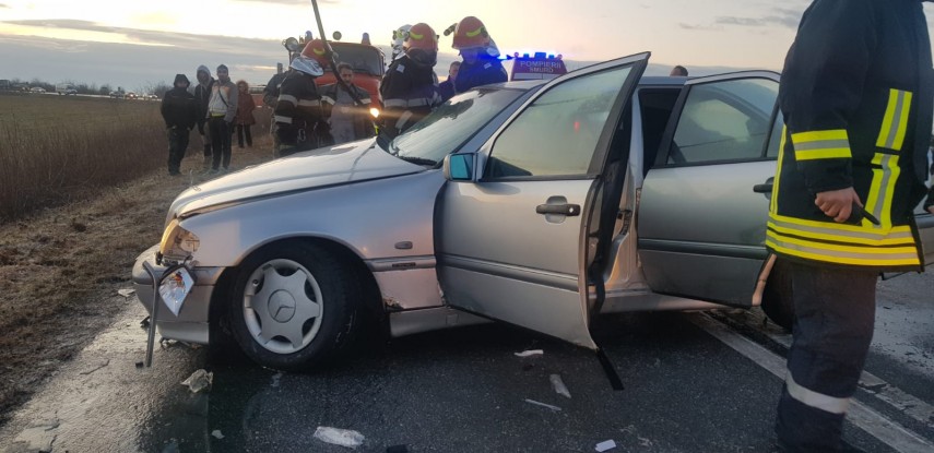 accident rutier grav soldat cu doi morti in judetul timis intervine elicopterul smurd 711038 accident rutier grav soldat cu doi morti in judetul timis intervine elicopterul smurd 711038