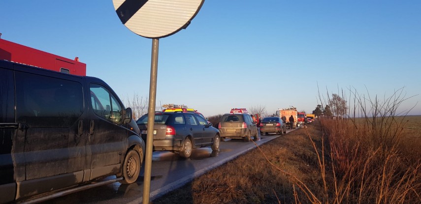 accident rutier grav soldat cu doi morti in judetul timis intervine elicopterul smurd 711038 accident rutier grav soldat cu doi morti in judetul timis intervine elicopterul smurd 711038