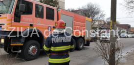 Incendiu izbucnit la un autoturism, la ieșire din Cobadin