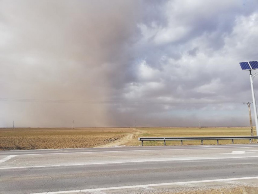 imagini incredibile vantul puternic s a transformat intr o furtuna de praf de mari dimensiuni galerie imagini incredibile vantul puternic s a transformat intr o furtuna de praf de mari dimensiuni galerie