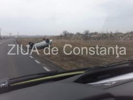 Accident rutier între Ovidiu și Constanța. O mașină s-a răsturnat   