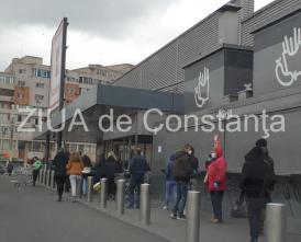 Supermarketurile, luate cu asalt după anunțul președintelui. De mâine recomandările devin obligații (video) 
