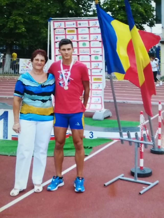 constanta fete in pas de defilare antrenoarea niculina chiricuta sublocotenent in rezerva amintiri din constanta fete in pas de defilare antrenoarea niculina chiricuta sublocotenent in rezerva amintiri din