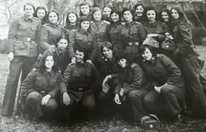 constanta fete in pas de defilare antrenoarea niculina chiricuta sublocotenent in rezerva amintiri din constanta fete in pas de defilare antrenoarea niculina chiricuta sublocotenent in rezerva amintiri din