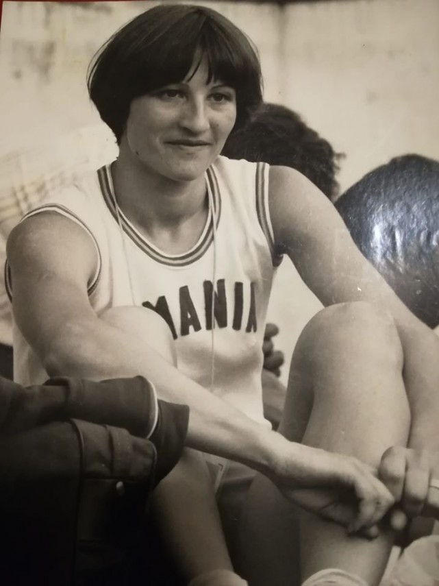 constanta fete in pas de defilare antrenoarea niculina chiricuta sublocotenent in rezerva amintiri din constanta fete in pas de defilare antrenoarea niculina chiricuta sublocotenent in rezerva amintiri din